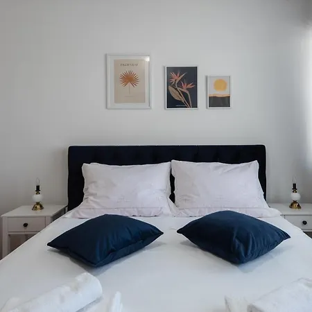 Sunnyrose - Walking Distance From Znjan - Free Public Parking - Huge Balcony * Split