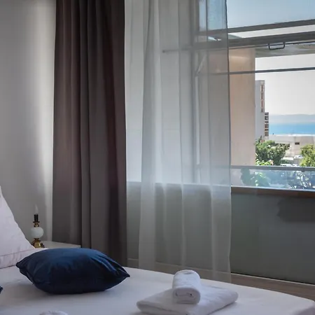 Sunnyrose - Walking Distance From Znjan - Free Public Parking - Huge Balcony *