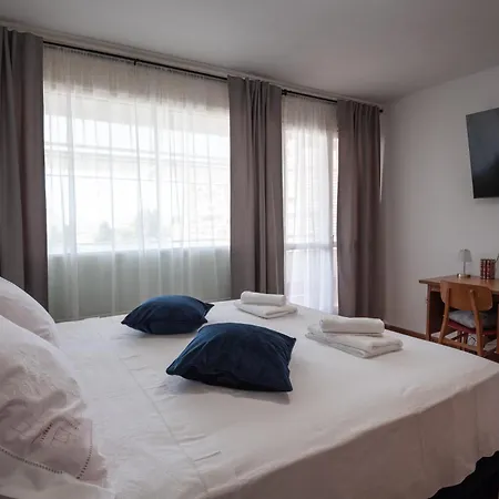 Sunnyrose - Walking Distance From Znjan - Free Public Parking - Huge Balcony