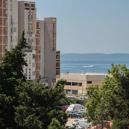 Sunnyrose - Walking Distance From Znjan - Free Public Parking - Huge Balcony Apartmán Split