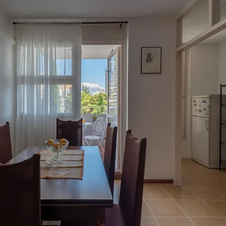 Апартаменты Sunnyrose - Walking Distance From Znjan - Free Public Parking - Huge Balcony *