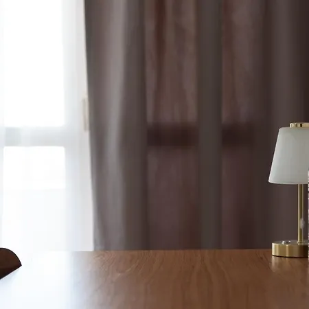 Sunnyrose - Walking Distance From Znjan - Free Public Parking - Huge Balcony דירה