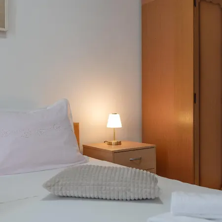 Sunnyrose - Walking Distance From Znjan - Free Public Parking - Huge Balcony דירה *