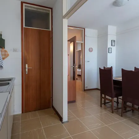 Sunnyrose - Walking Distance From Znjan - Free Public Parking - Huge Balcony Split