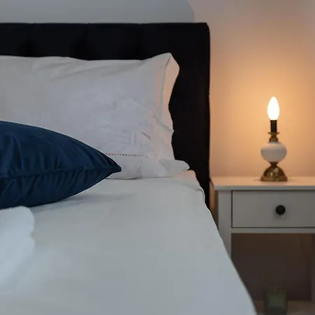 Sunnyrose - Walking Distance From Znjan - Free Public Parking - Huge Balcony Apartment